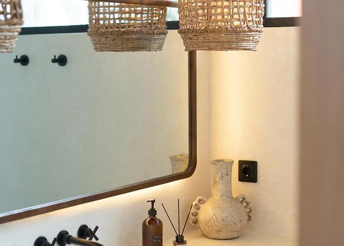 ホテル Tyde Bali Boutique ウルワツ